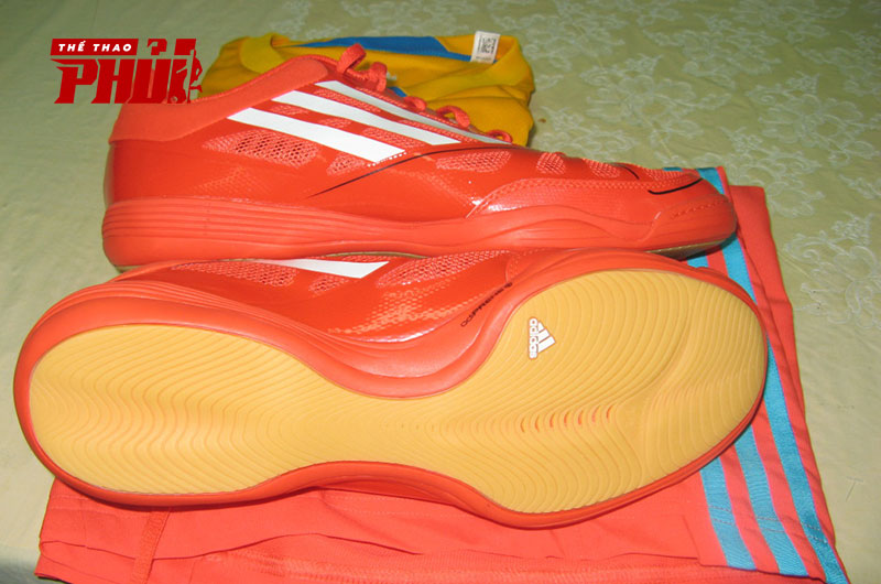 Thương hiệu giày bóng bàn Adidas